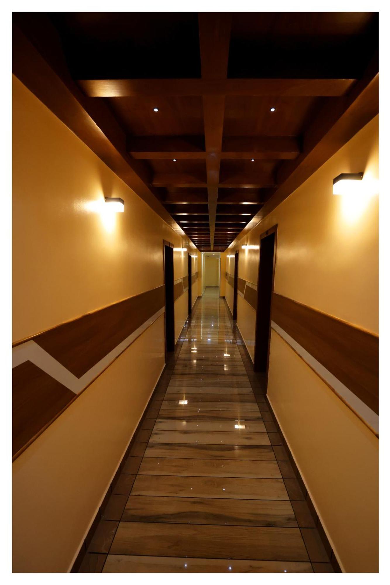 Hydel Palace Athirappilly By Bestinn Leisure Exteriör bild