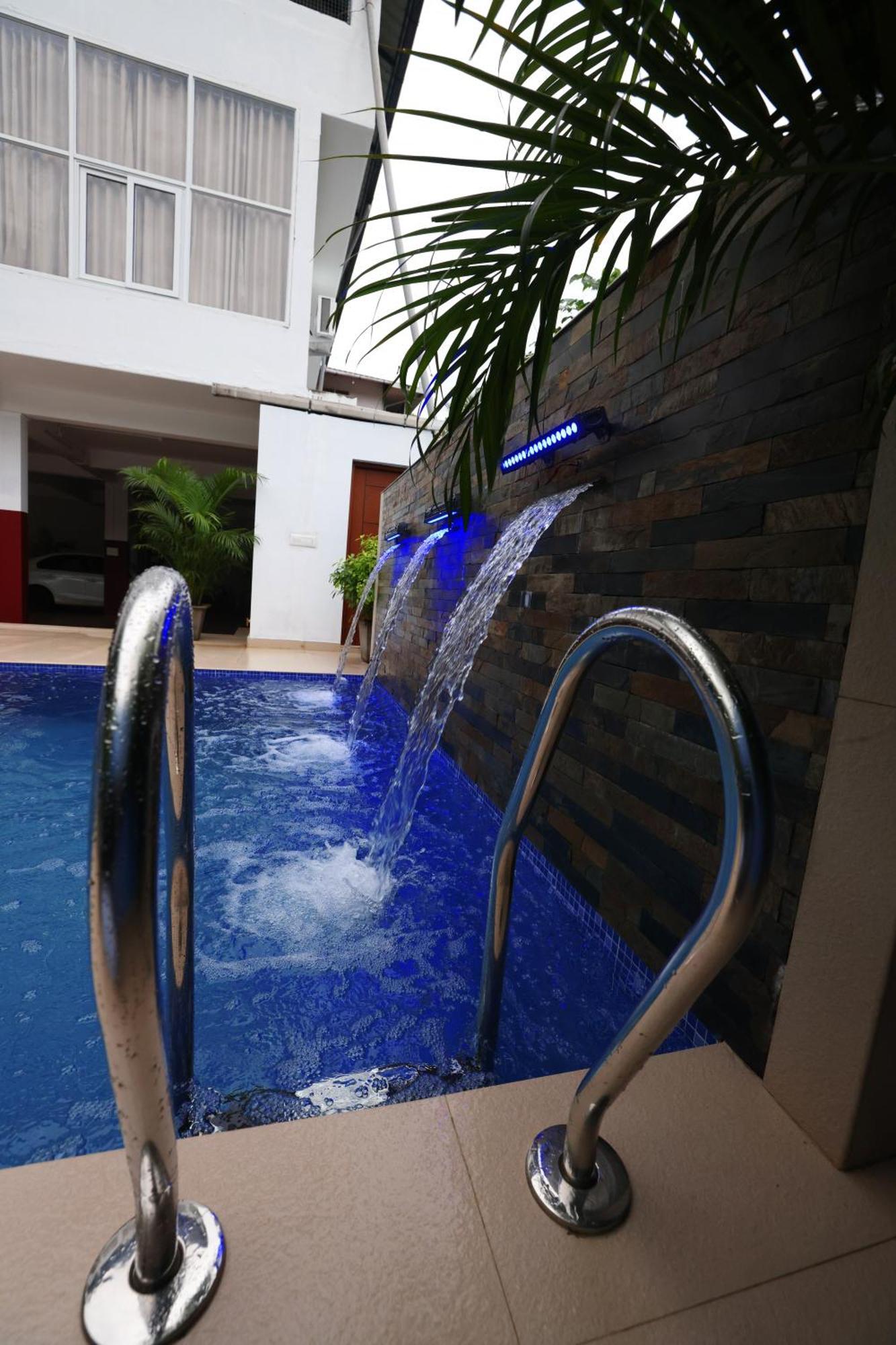 Hydel Palace Athirappilly By Bestinn Leisure Exteriör bild