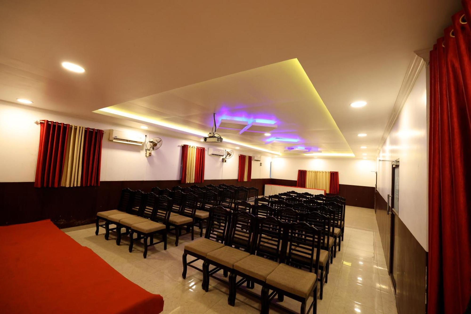 Hydel Palace Athirappilly By Bestinn Leisure Exteriör bild
