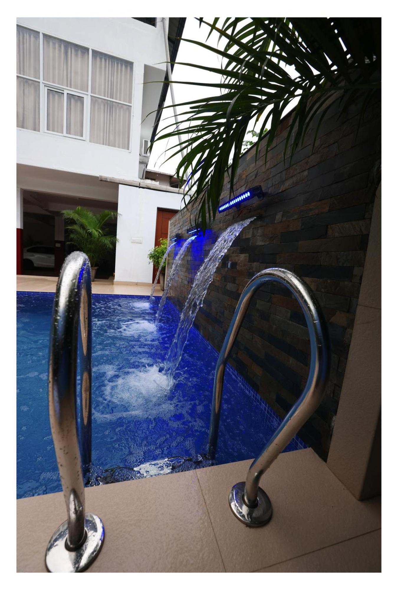 Hydel Palace Athirappilly By Bestinn Leisure Exteriör bild